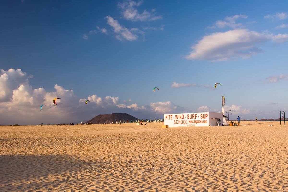 Kitesurf en Flag Beach Corralejo Spots de kitesurf de Fuerteventura